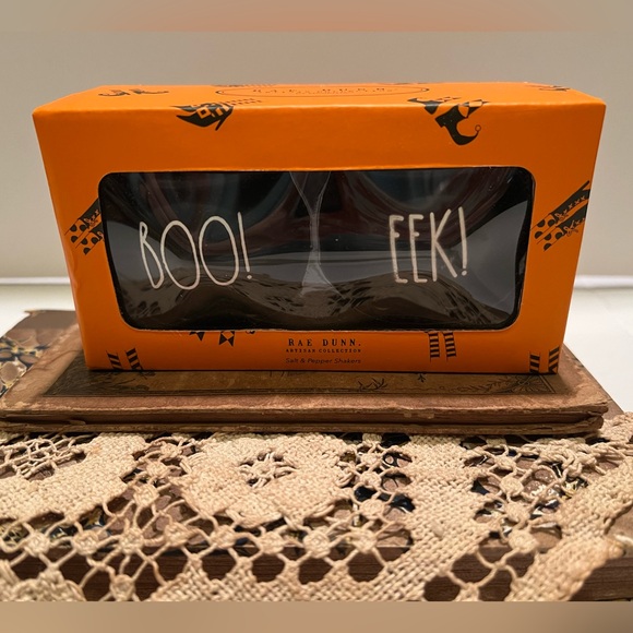 NWT RAE DUNN HALLOWEEN CAULDRON SALT & PEPPER SHAKERS. - Picture 2 of 10